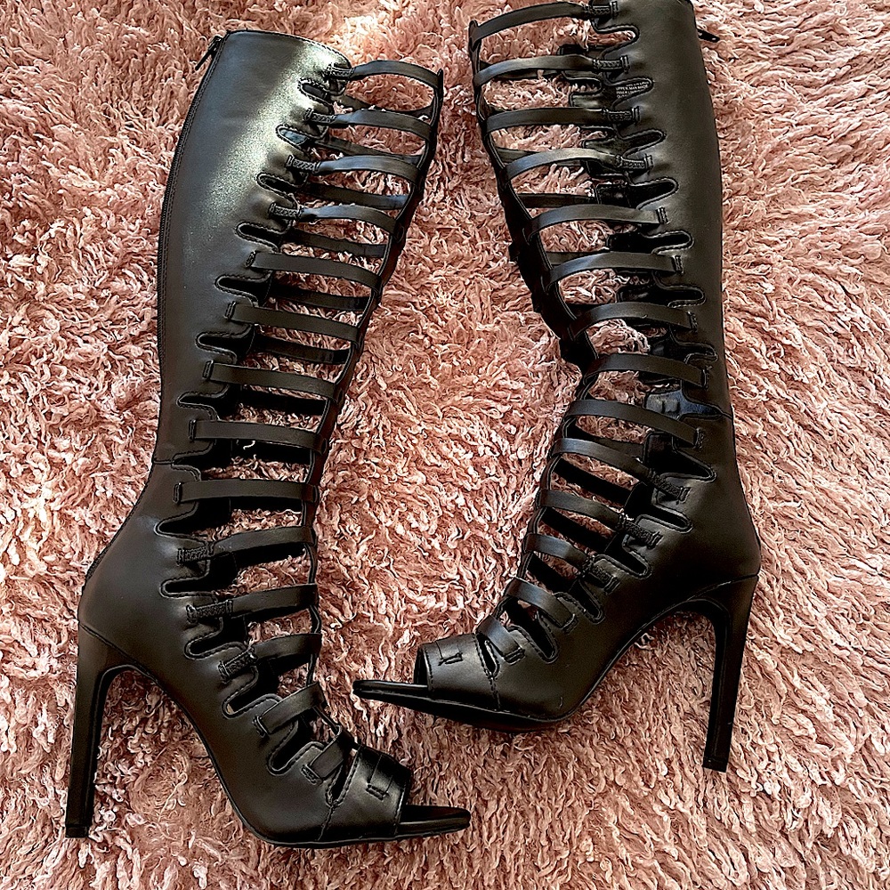 Gladiator high heels boots